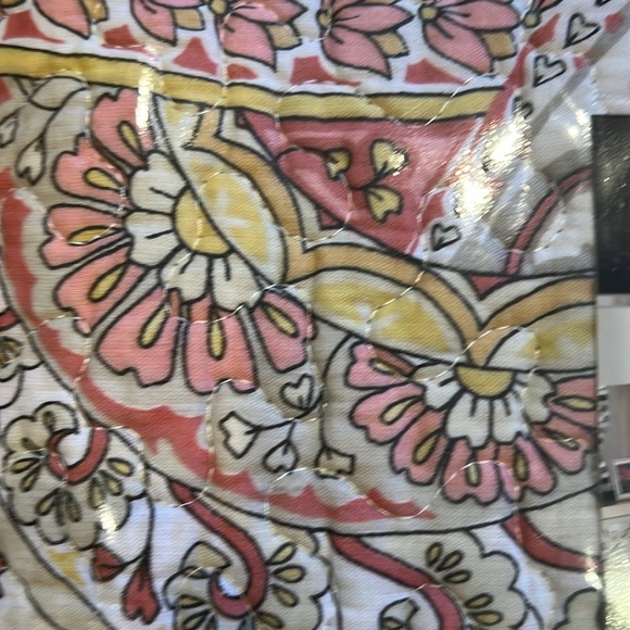 Nicole Miller. Set of two quilted King shams 21 x 37 “ - Picture 2 of 3